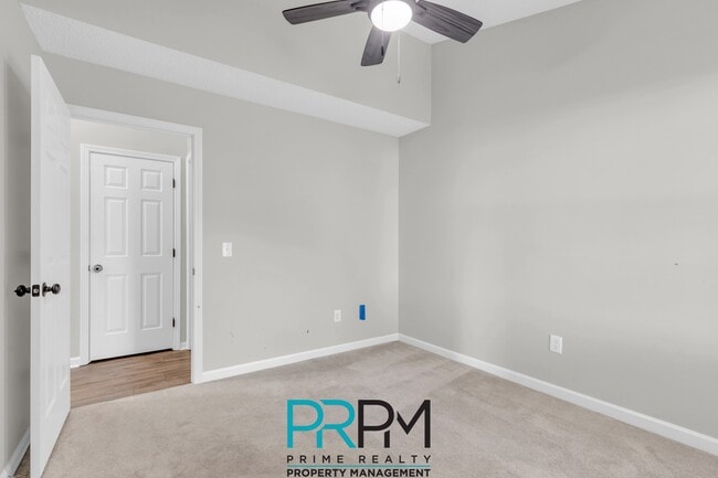 Building Photo - 244 Oak Valley Dr