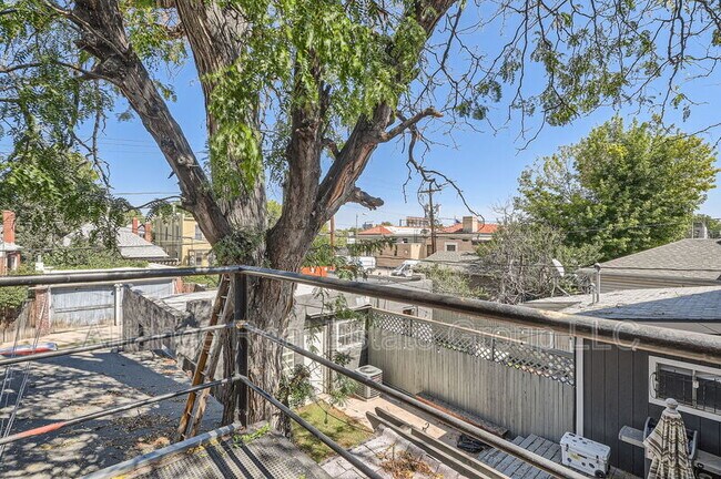 Building Photo - 41 W Byers Pl