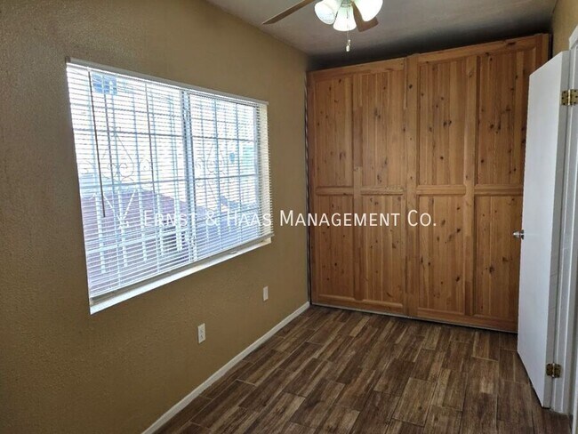 Building Photo - 337 E 17th St