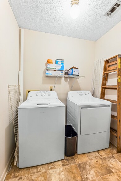 Building Photo - 36 Wright Pkwy NW