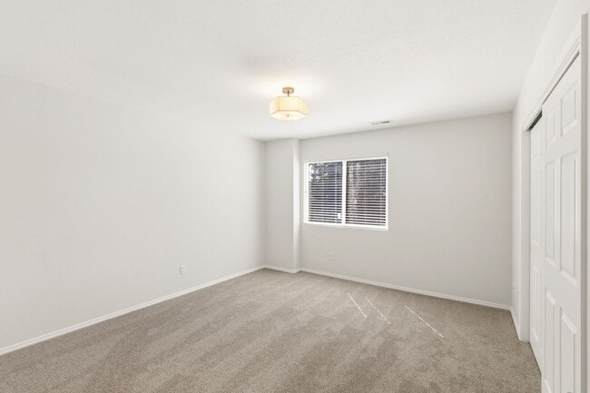 Building Photo - 5330 Roundup Dr