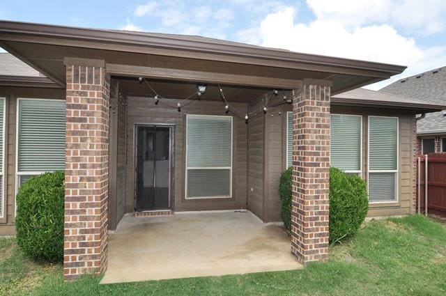 Building Photo - 4608 Sleepy Meadows Dr