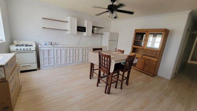 Kitchen/Dinnning - 608 California St