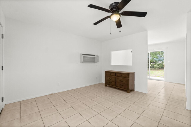 Building Photo - 133 Sunrise Cir