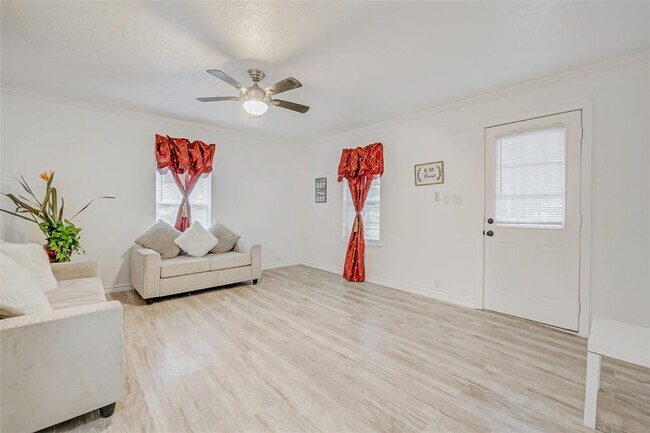 Building Photo - 7650 US-69