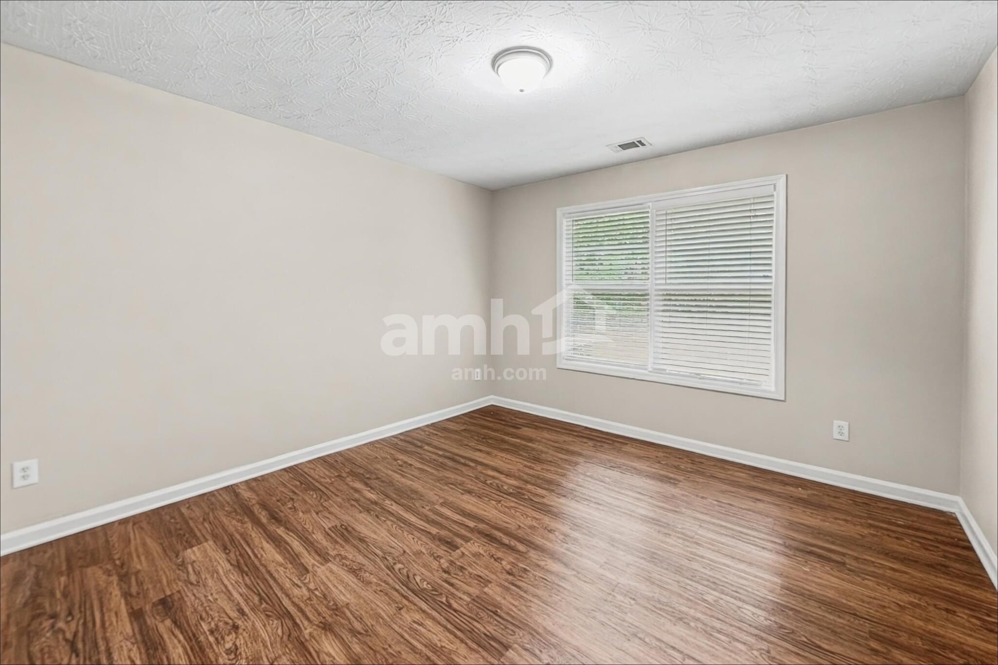 Building Photo - 1558 Great Shoals Cir