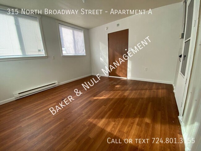 Building Photo - 315 N Broadway St