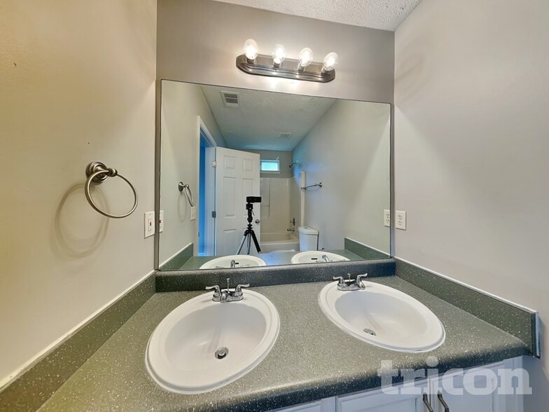 Building Photo - 3525 Brookstone Way