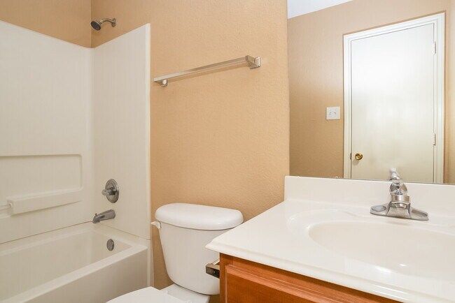 Building Photo - 2034 Vanamen Ct