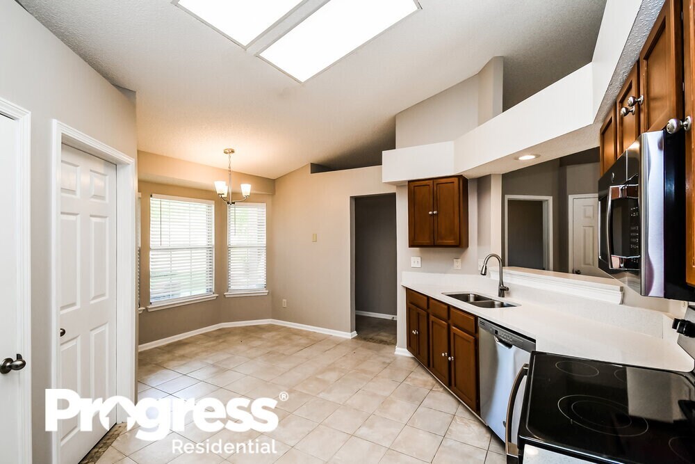 Building Photo - 3152 Olde Sutton Parke Dr