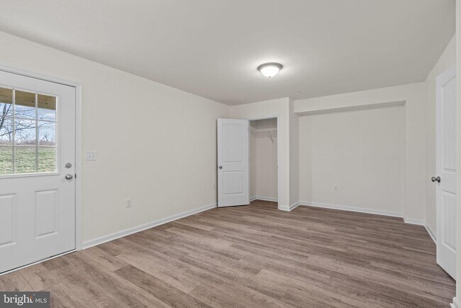 Building Photo - 2051 Ter Vw Ln