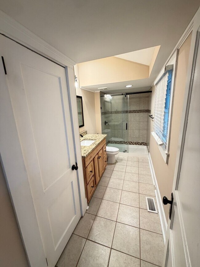 Building Photo - Charming & Spacious 3-Bedroom Home with a Large Fenced Yard!