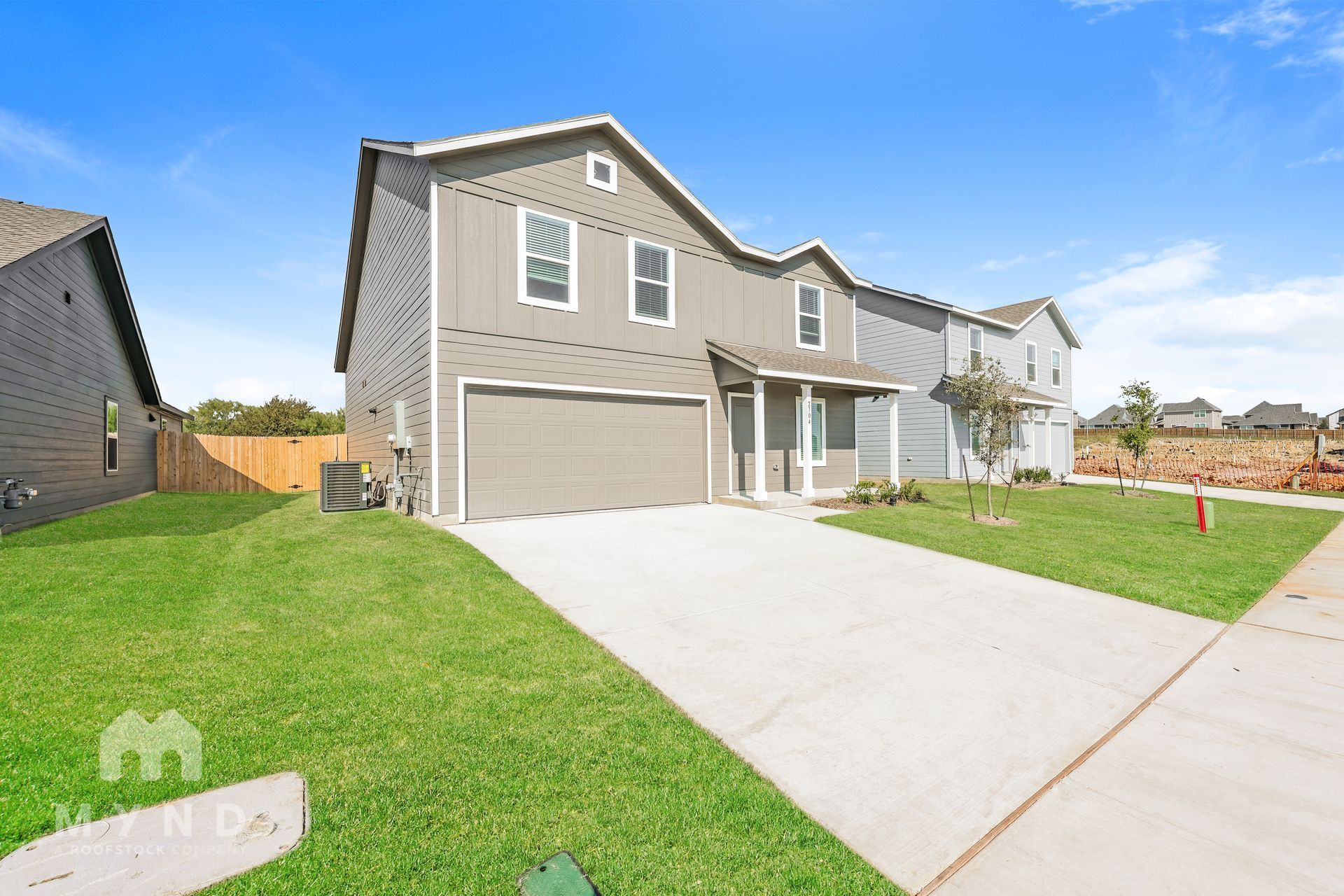 Building Photo - 2704 Mistwood Dr