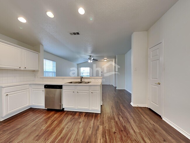 Building Photo - 216 Cornell