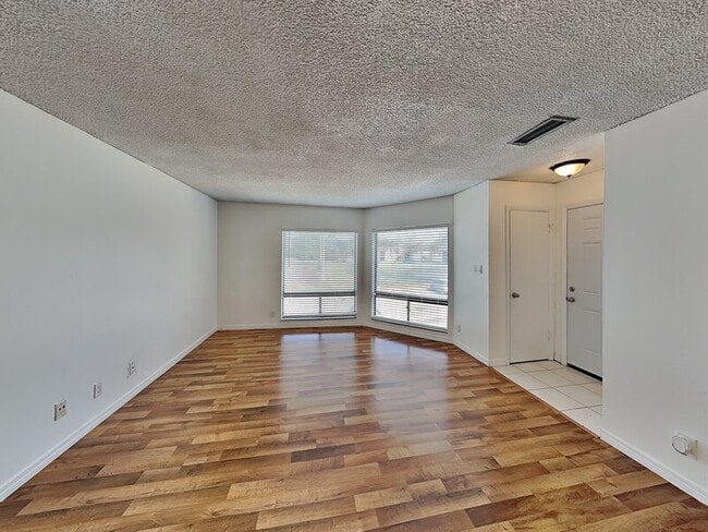 Building Photo - 2622 Lemon Tree Ln