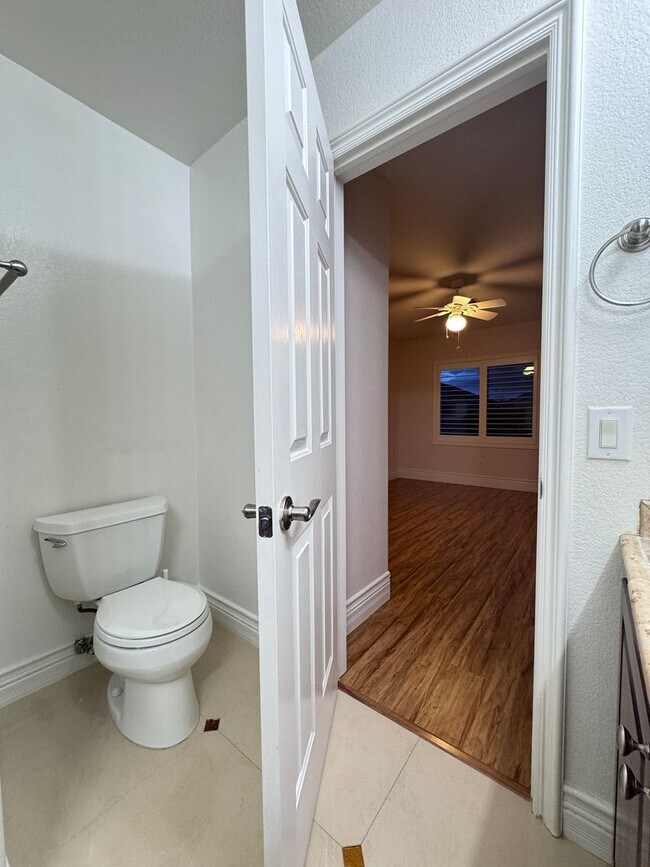 Building Photo - LUXURY LIVING • GOLF COURSE VIEW • GUARD-GATED COMMUNITY