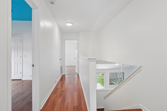 Building Photo - 14621 Lantern Dr