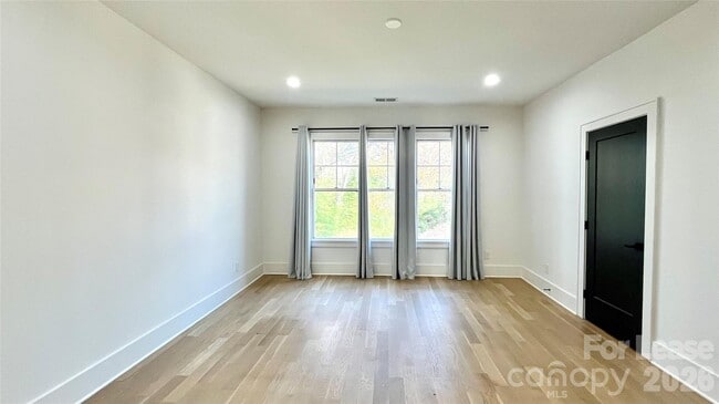 Building Photo - 610 West Blvd