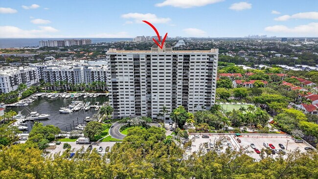 Building Photo - 3200 Port Royale Dr N