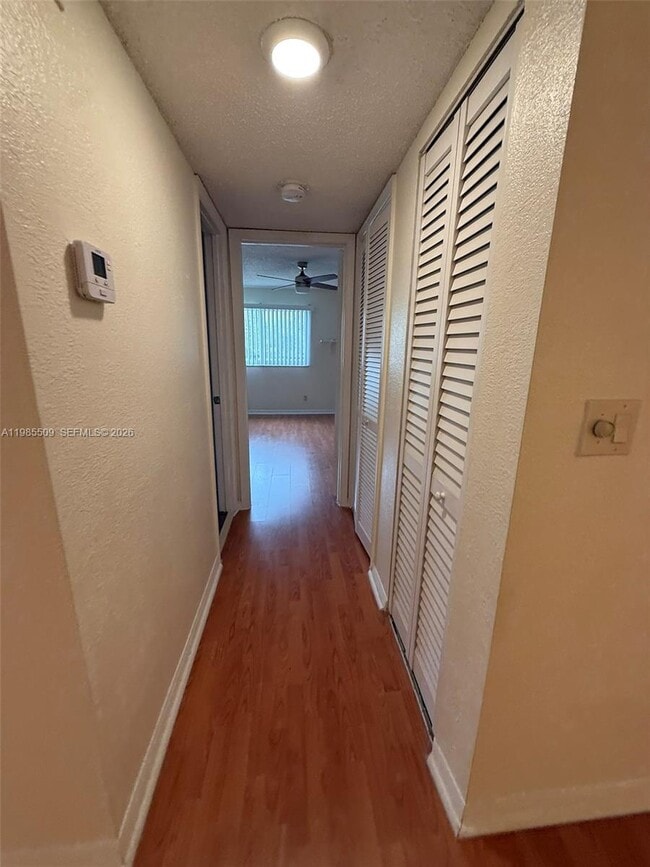 Building Photo - 731 Vista Isles Dr