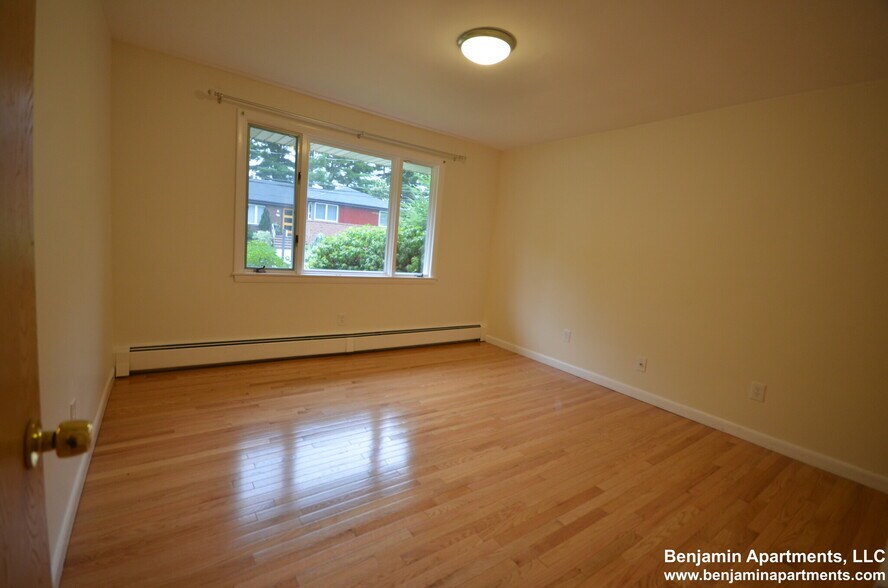 Building Photo - 20 Mossdale Rd