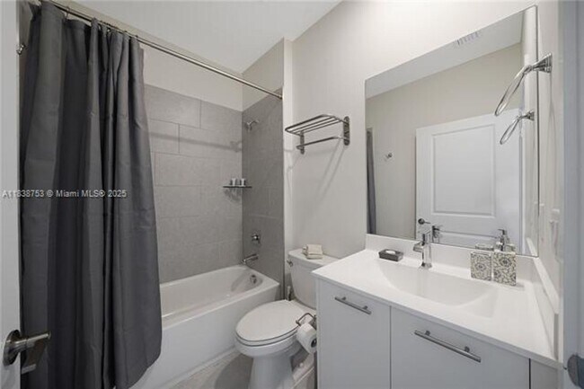 Building Photo - 8167 NW 41st St
