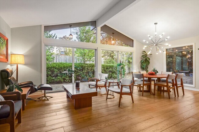 Building Photo - Mid-Century Home in Killearn Estates