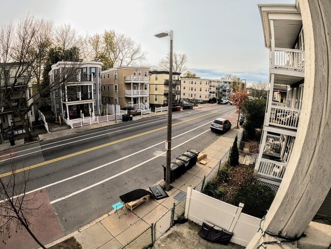 Building Photo - 3957 Washington St