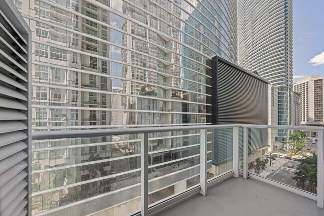 Building Photo - 300 S Biscayne Blvd