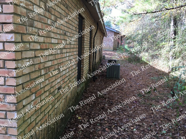 Building Photo - 3108 Zachry Ave