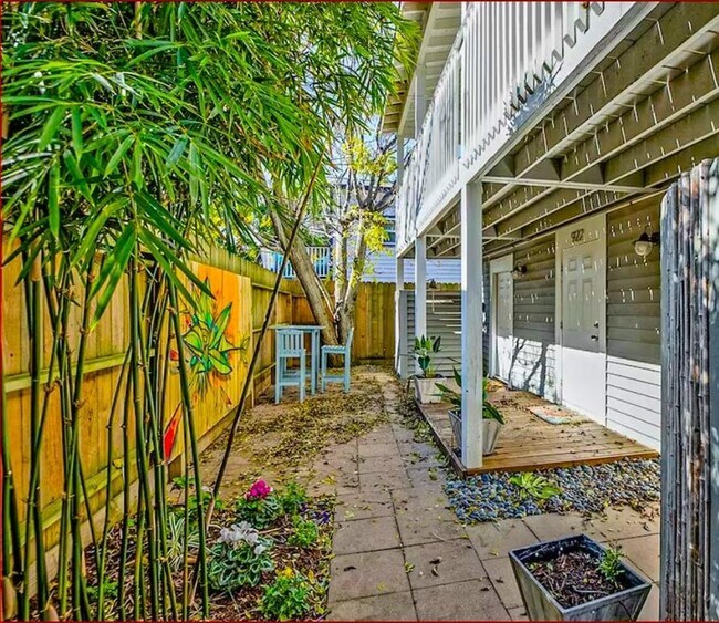 Building Photo - 922 Avenue L