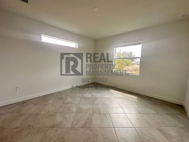 Building Photo - 20501 Hazelnut Ct S