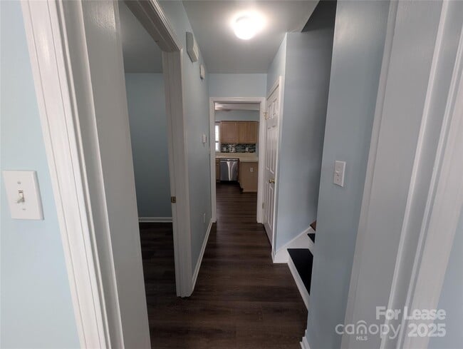Building Photo - 1505 Flintwood Dr