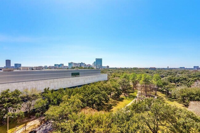Building Photo - 1111 Hermann Dr