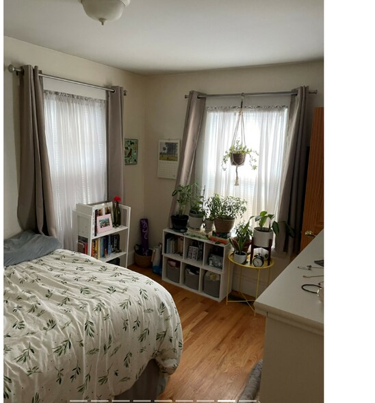 Building Photo - 15 Bay St