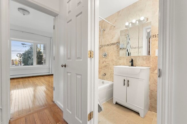 Building Photo - 40 Van Reypen St