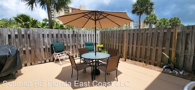 Building Photo - 2 br, 1.5 bath House - 4245 N Highway A1A, #8