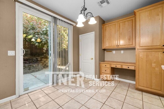 Building Photo - 6530 Aster Ct