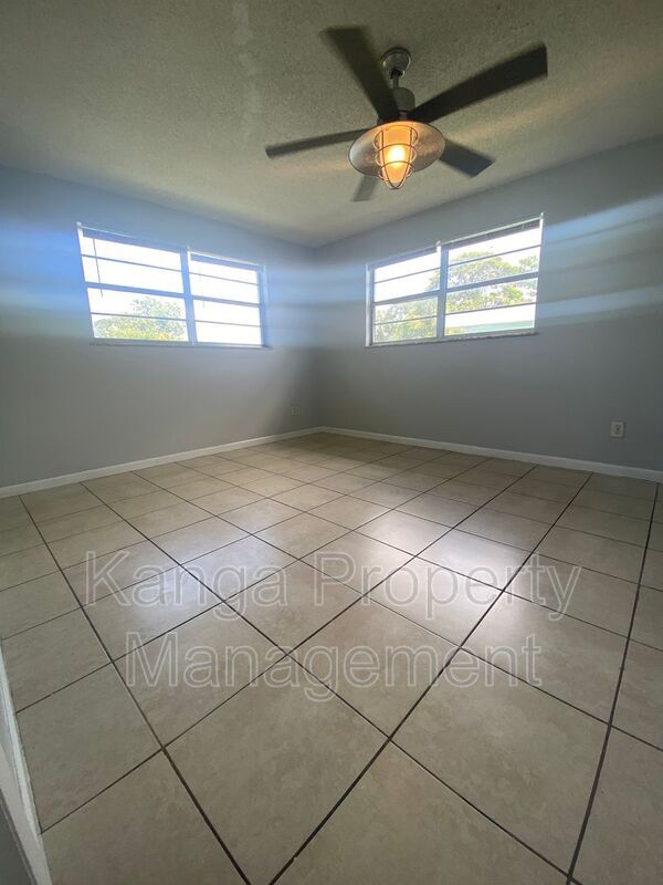 Building Photo - 3206 Louisiana Ave