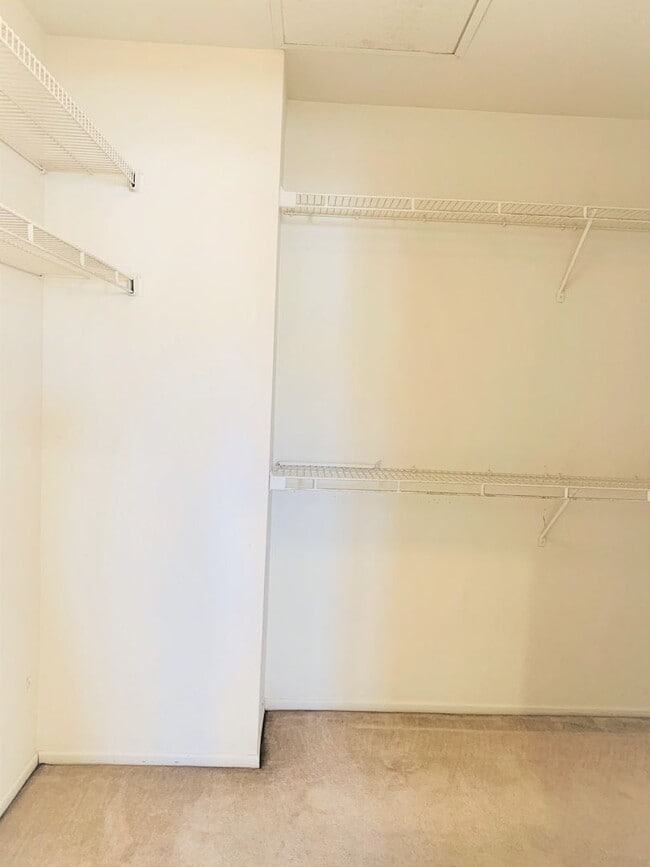 Building Photo - Beautiful 3 Bedrooms, 2.5 Baths Home with 3 Garage in Gated West Covina Community