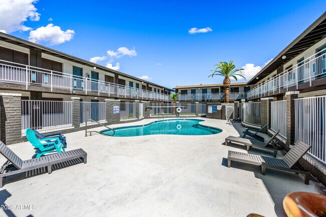 Building Photo - 3025 N 32nd St