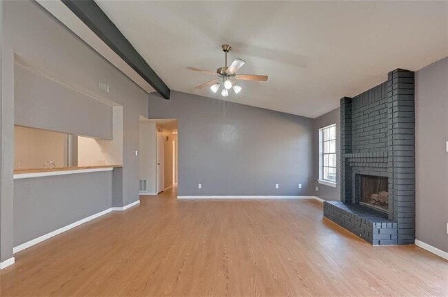 Building Photo - 2411 Country Pl Dr