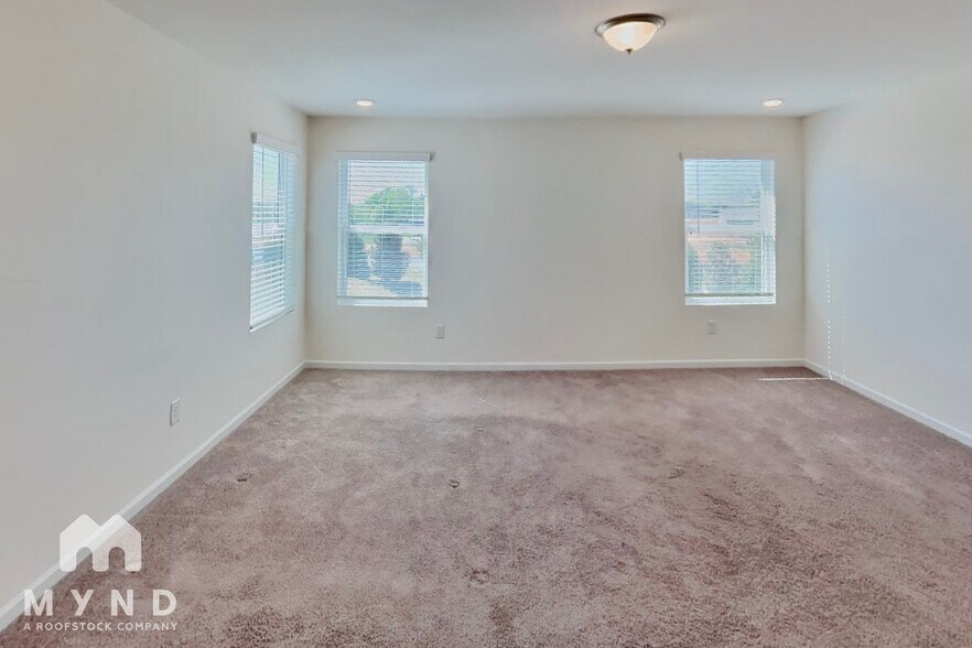 Building Photo - 354 Rayland St