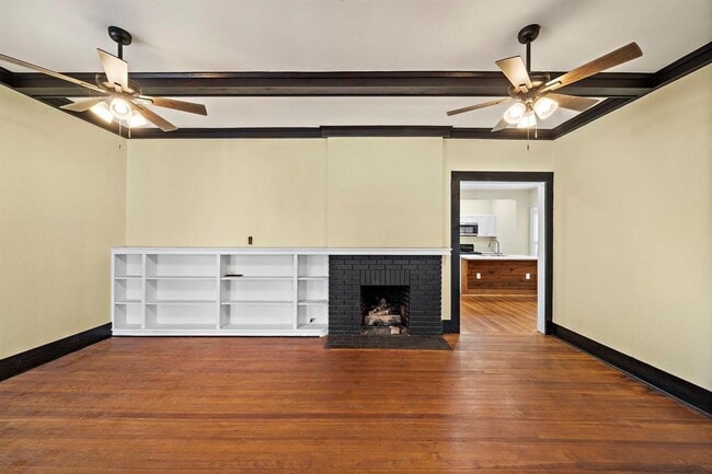 Building Photo - 811 Sul Ross St