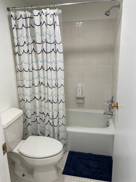 Building Photo - 2675 Acorn Ave NE