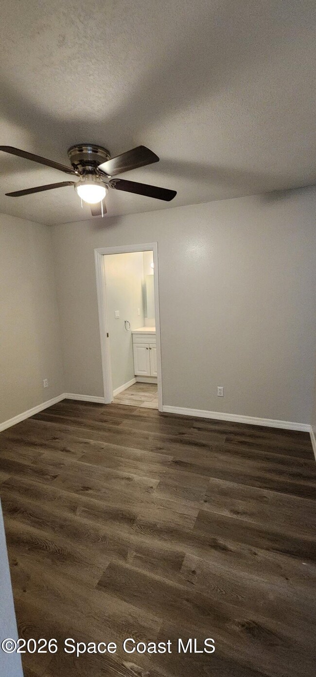 Building Photo - 1301 Lynne Dr