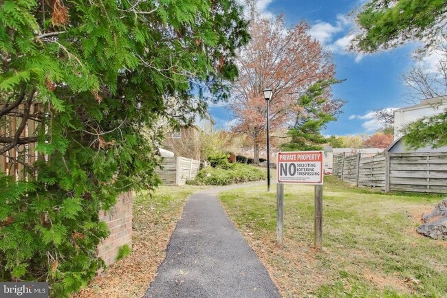 Building Photo - 16 Orchard Dr