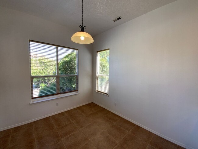 Building Photo - 3 Bedroom Single Story Home Available Near...