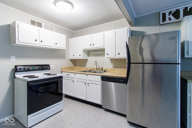 Building Photo - 5866 Shimer Ave