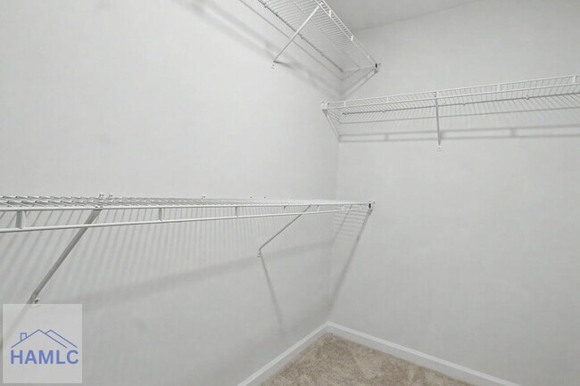 Building Photo - 274 Renwick Lp